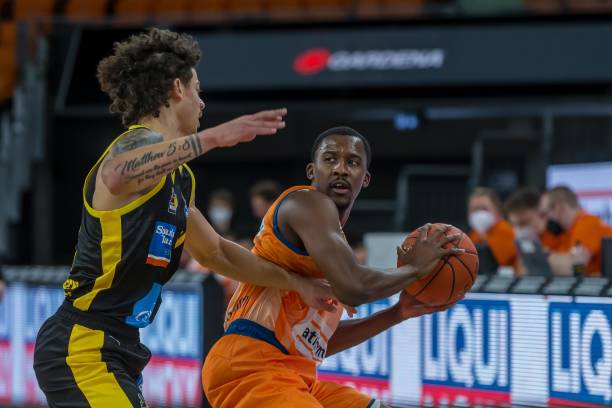 B席为何如 B席为何如