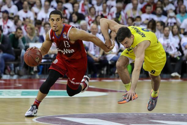 通过中场的 通过中场的